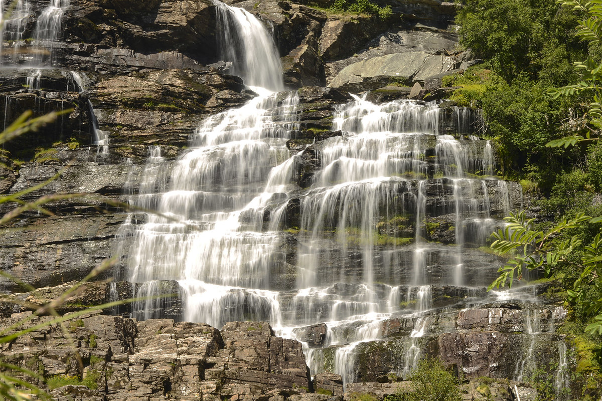 Ein Ausschnitt des Wasserfalls Tvinnefossen bei Voss in Norwegen. Aufnahme:  12. Juli 2018.
