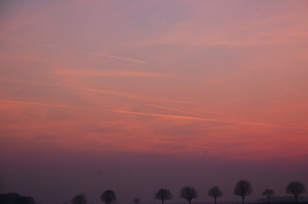 Abendhimmel berm Dyckerland am Abend des 4.Mrz 2011 als die Sonne sich schon sehr weit nach westen geneigt hat.