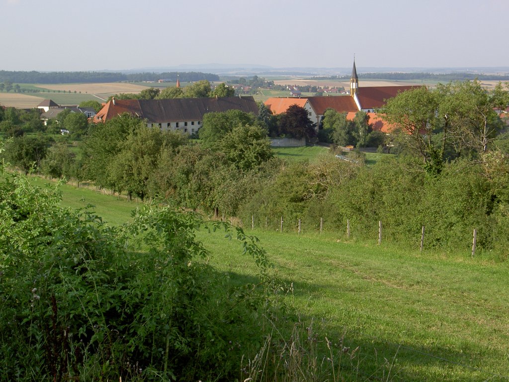 Aussicht auf das Kloster Kirchheim im Nrdlinger Ries (26.07.2012)