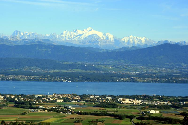 Blick vom Col de la Givrine ber den Genfer See zum Mt. Blanc; 28.08.2011
