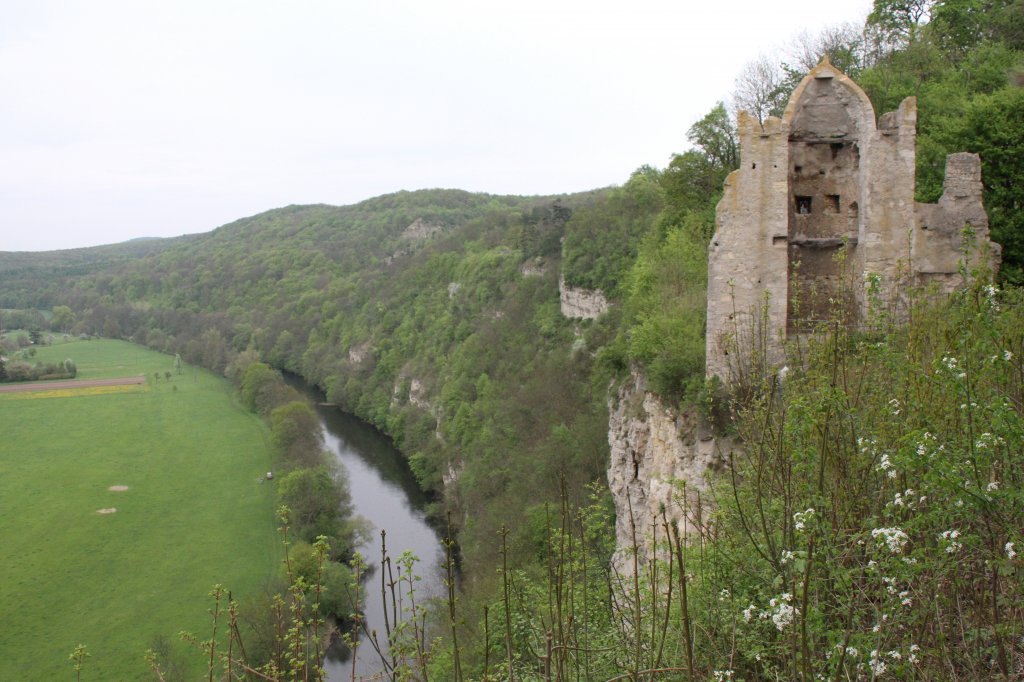 Blick von der Rudelsburg auf die Saale (01.05.2010).