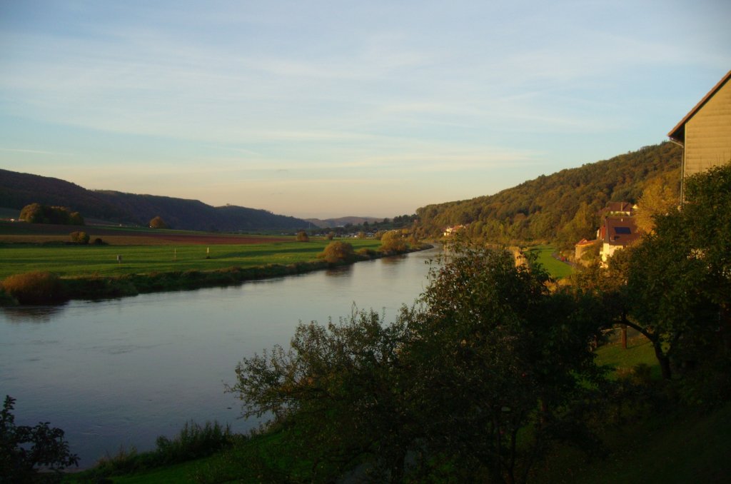 Blick ber die Weser in Bodenwerder im Oktober 2010

