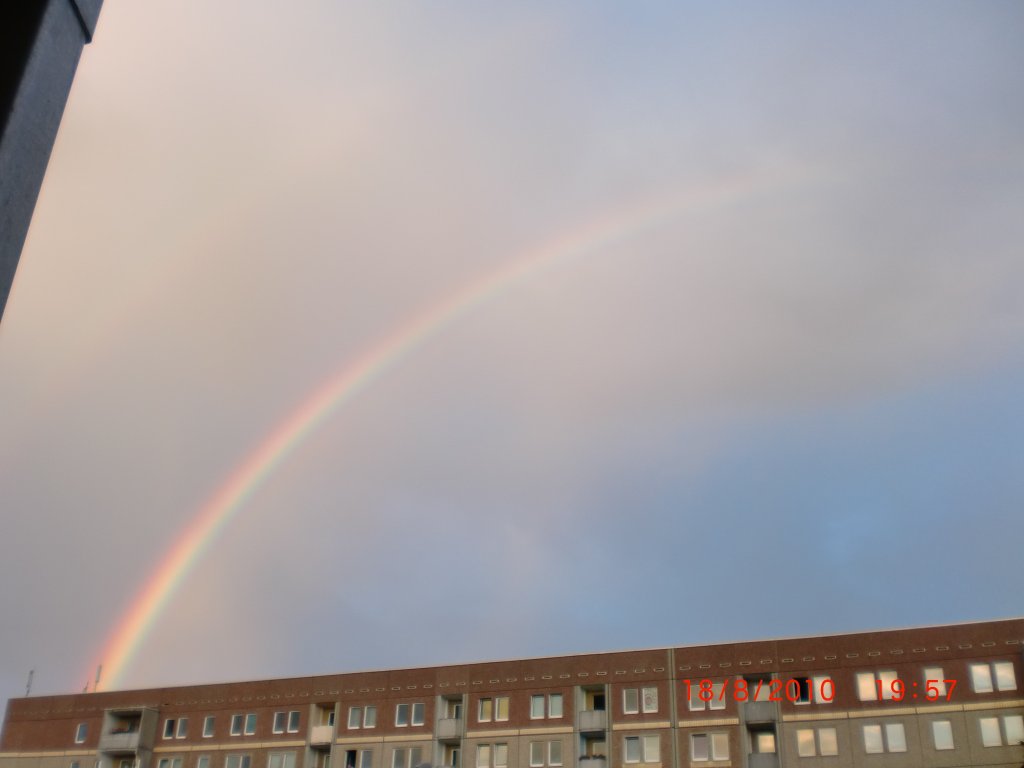 Ein schner Regenbogen ber dem Plattenbau Freital Deuben-Sd