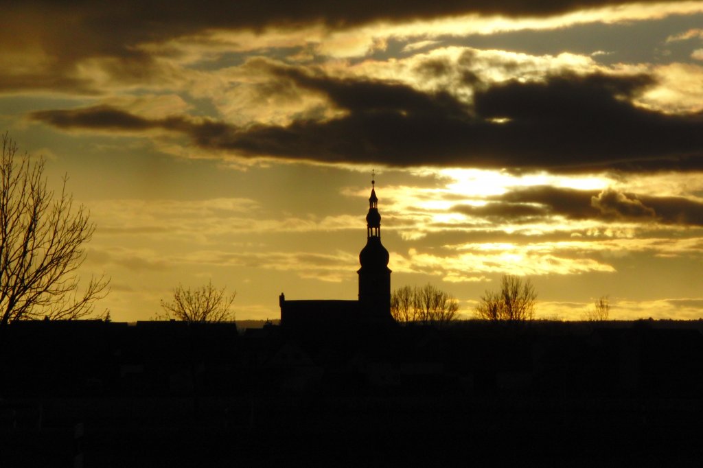 Kirche von Ostheim bei Hofheim i.Ufr. in der Novemberabenddmmerung