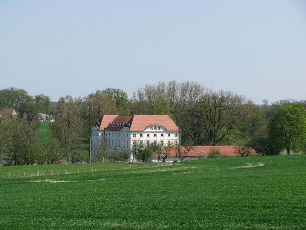 Nordwestmecklenburg; Blick zum Schlo Wedendorf (Hotel), gelegen an der L 02 Grevesmhlen - Rehna, Wedendorf [22.04.2011]