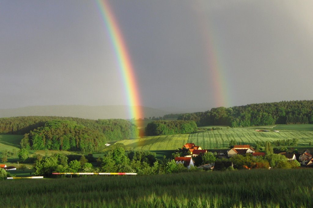 Regenbogen,aufgenommen am 15.05.2012 ber Bischwind a.R.