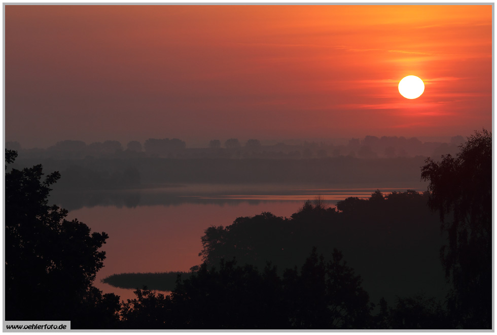 Sonnenaufgang �ber dem Carwitzer See - 26.09.2011 
