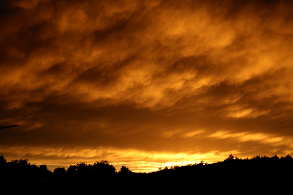 Sonnenuntergang am 18.06.2011 in Pfarrkirchen.  