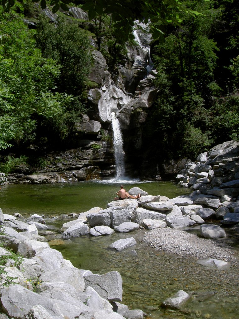 Tessin, Wasserfall bei Osogno (18.06.2011)