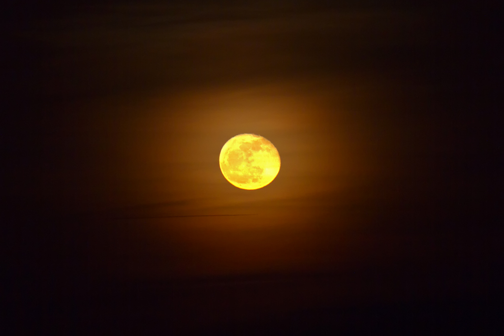 Verschleierter abnehmender Mond. - 27.02.2013