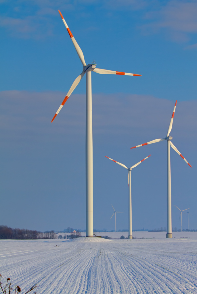 Windkraftanlage zwischen Blumenhagen und Strasburg (Uckermark). 13.01.2013