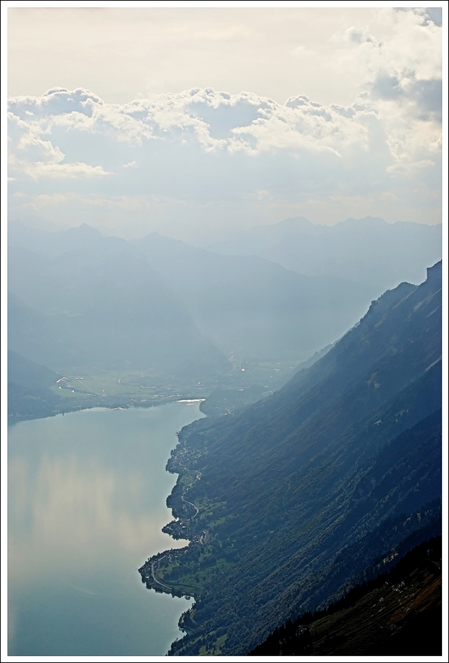 . Stimmungsvolle Aussicht vom Rothorn auf den Brienzer See in Richtung Interlaken. 27.09.2913 (Hans) 