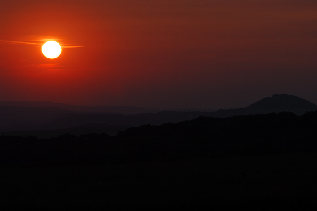 15.07.2013 Sonnenuntergang überm Filstal bei Stetten - am rechten Bildrand der Hohenstaufen