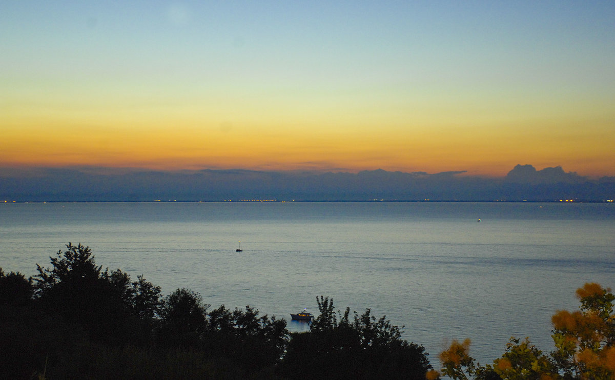 Abenddämmerung über das Adriatische Meer bei Izola. Aufnahme: 29. Juli 2016.