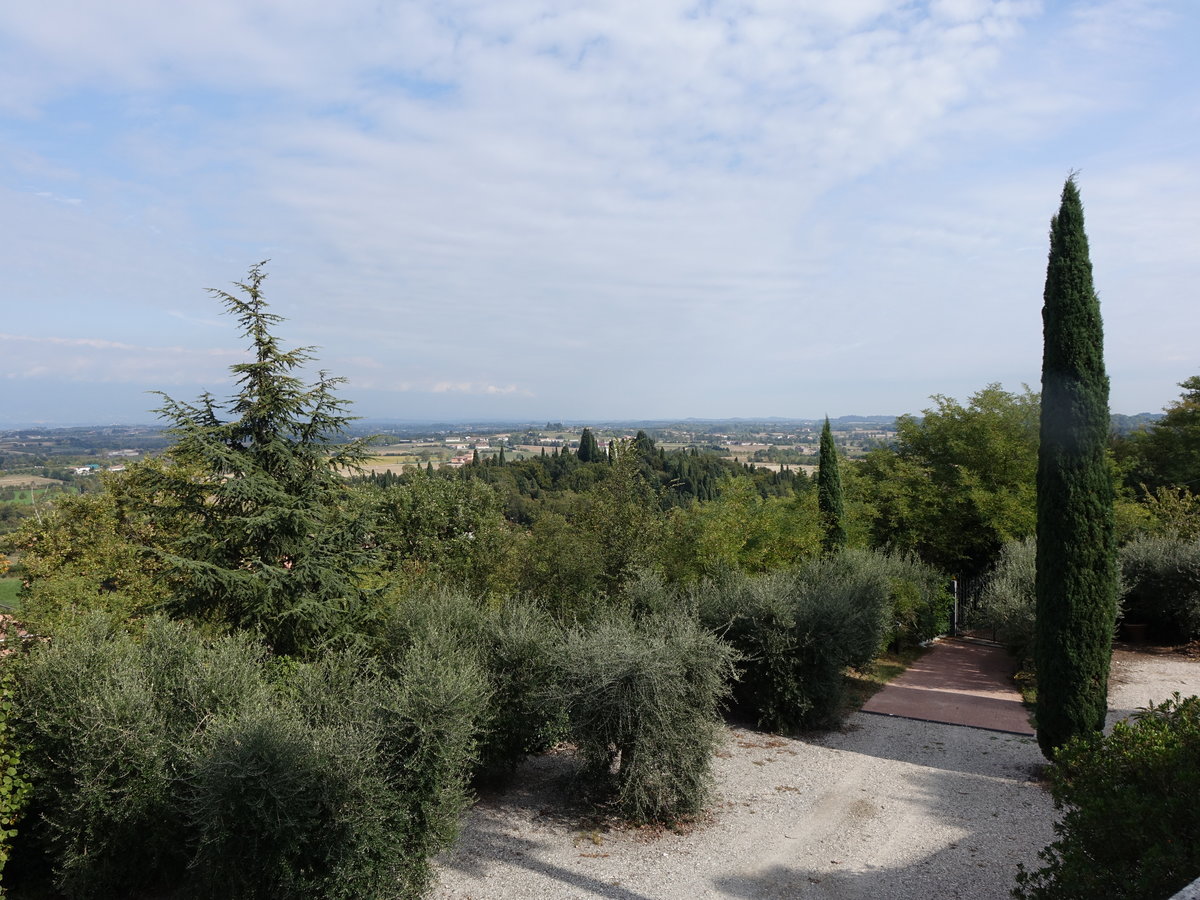 Aussicht von der Piazza Castello in Solferino, Lombardei (08.10.2016)