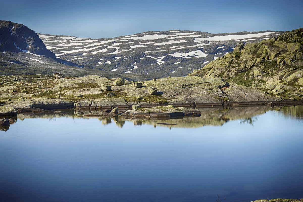 Berglandshaft am Hardangervidda in Norwegen.Aufnahme: 9. Juli 2018.