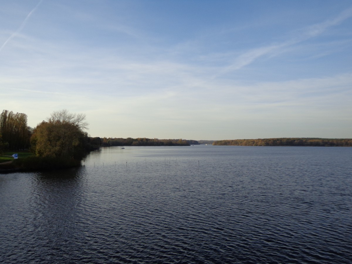 Blick von der Glienicker Brcke auf die Potsdamer Seite ber die Havel zum Jungfernsee (31.10.13)
