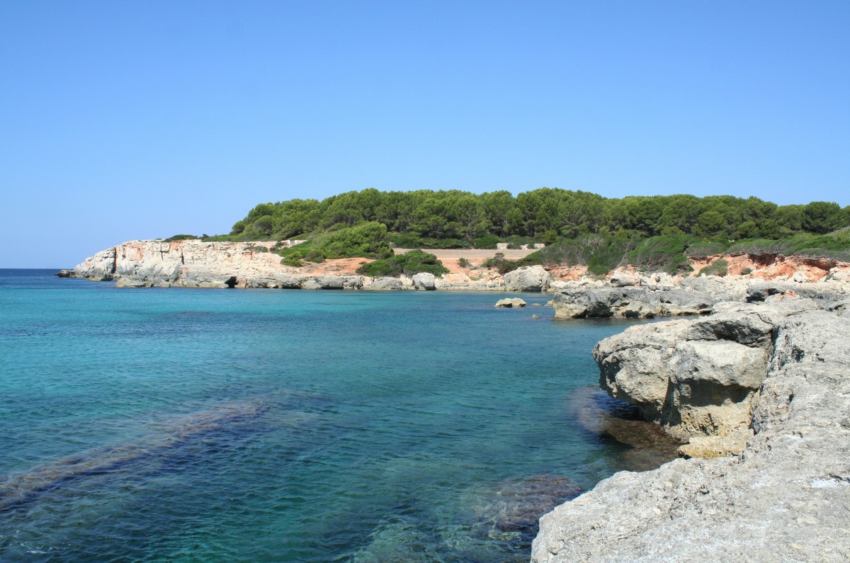 Kste zwischen Sant Tomas und Son Bou auf Menorca. Das Bild entstand am 31.08.13.