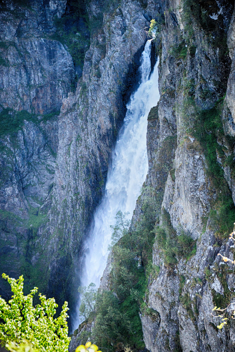 Mit einer Höhe von 182 Metern ist der Vøringsfossen Wasserfall wohl einer der meist besuchten Attraktionen Norwegens. Aufnahme: 7. Juli 2018.