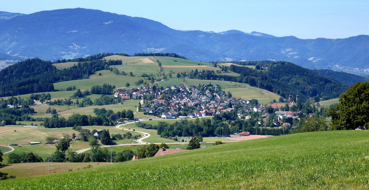 Schwarzwald, Blick auf St.Peter, links dahinter der 1284m hohe Schauinsland, Aug.2018
