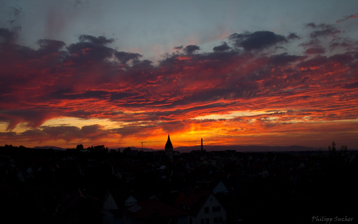 Sonnenuntergang über der Altstadt von Endingen am 13.06.2014.