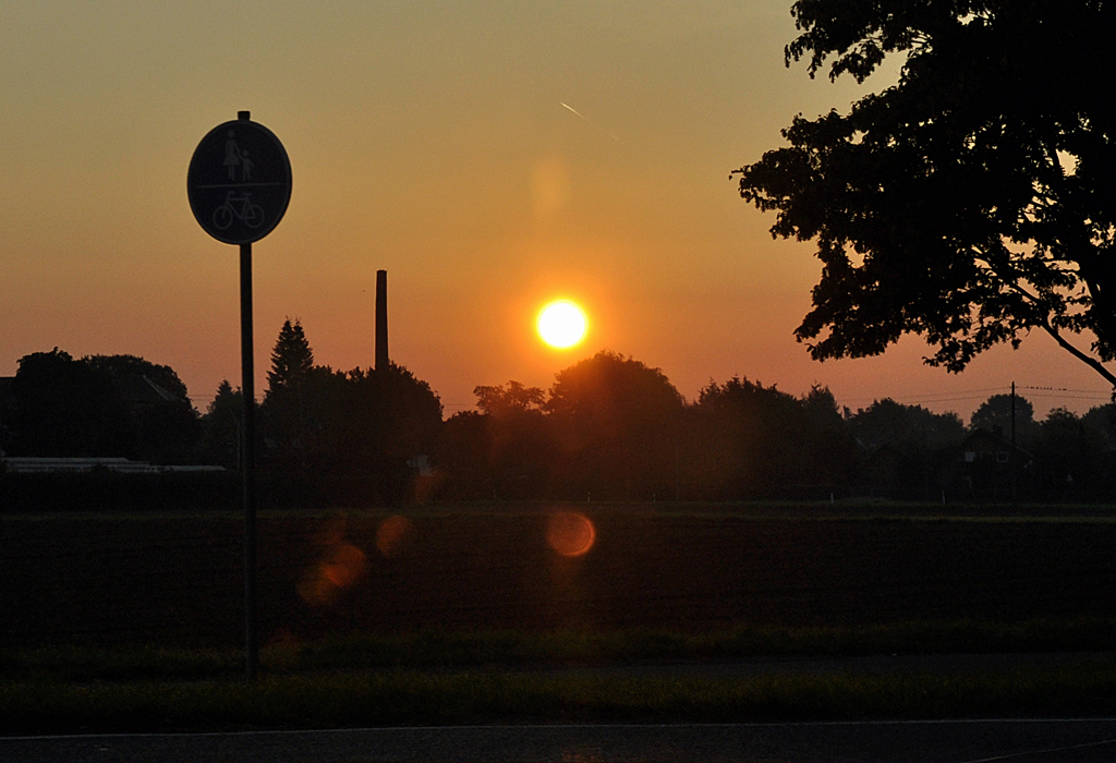 Sonnenuntergang ber der Eifel bei Euskirchen - 02.10.2013
