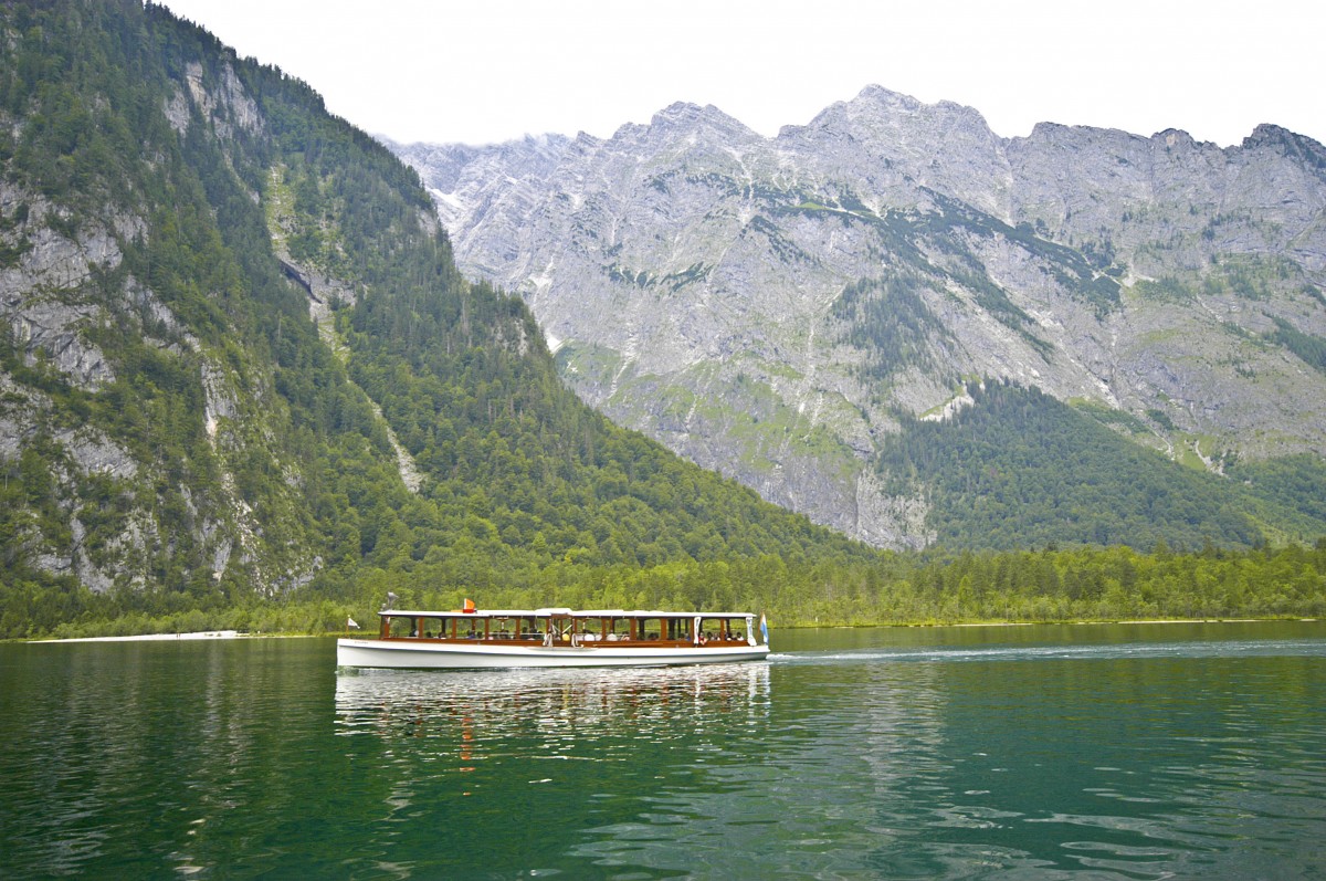 Unterwegs auf dem Königssee im Berchtesgadener Land. Aufnahme: Juli 2008.