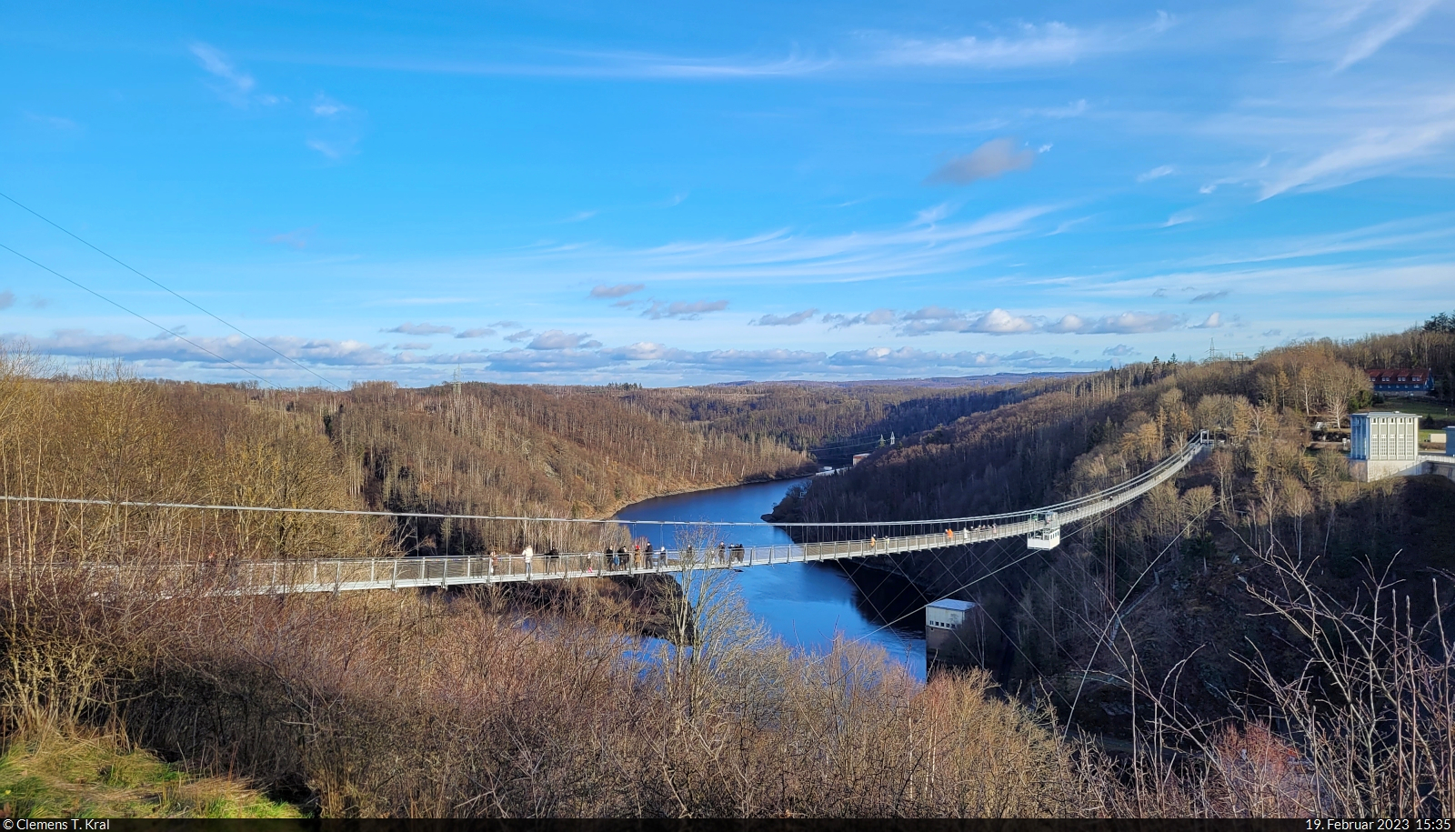 Die 2017 eröffnete und 483 Meter lange Hängebrücke an der Rappbode-Talsperre lockt viele Besucher an. 

🕓 19.2.2023 | 15:35 Uhr