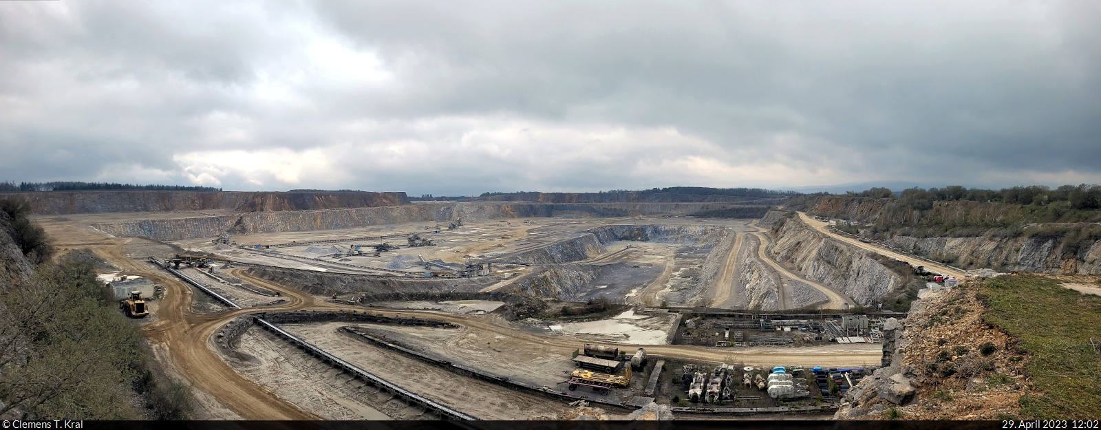 Kalk-Tagebau der Fels-Werke GmbH bei Elbingerode (Harz). Hier befindet sich die Stempelstelle 39 der Harzer Wandernadel.

🕓 29.4.2023 | 12:02 Uhr