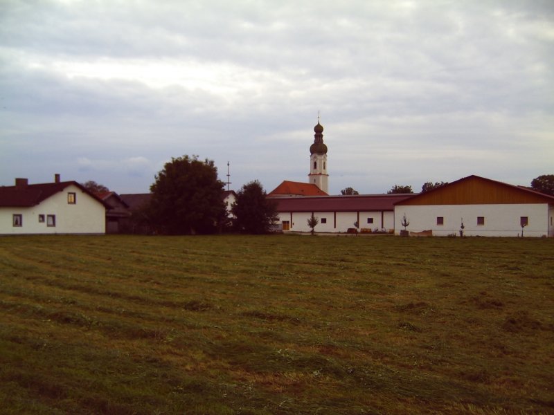 Die Kirche von Mettenheim im Herbst 2005. Das ist in der nhe von Mhldorf 