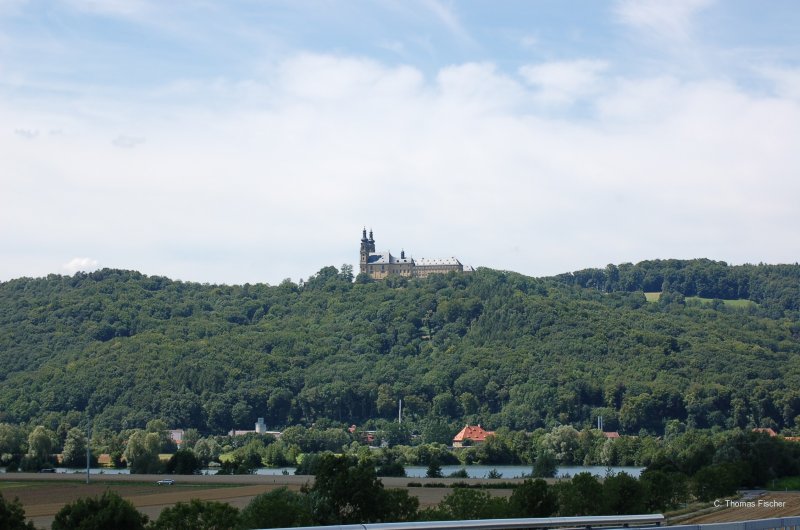 Kloster Banz mit Hausen und den Reundorfer Baggerseen aus Richtung Grundfeld aufgenommen 14.07.2007