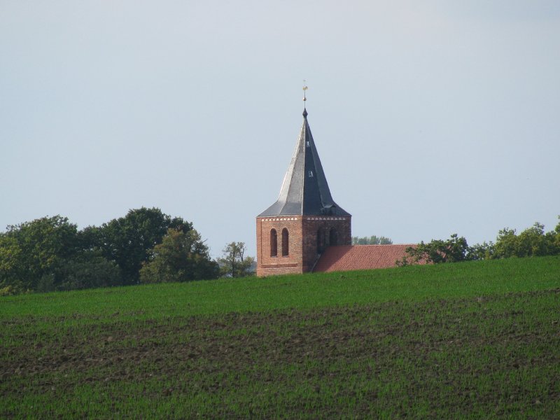 NWM; Kalkhorst, Blick vom Schloweg zur Kirche 26.09.2009