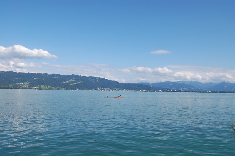 So zeigte sich der Bodensee am Mittag des 04.07.08 hinter dem Jachthafen mit Blick in Richtung Bregenz.