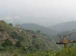 Wer sich den schweren Aufstieg nicht zutraut, muss auf den tollen Ausblick an der Groen Mauer in Jiao Shan nicht verzichten - es gibt einen Sessellift. 16.9.2007