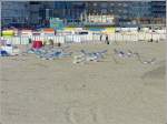 Leere Liegesthle am Strand von Blankenberge am 11.04.09. (Jeanny)
