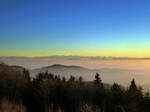 Blick vom Hochblauen (1165m) nach Sden ber die Nebelfelder und die Schweizer Jura zu den Alpen, Dez.2016
