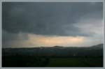 . Die dunklen Wolken verdrängen allmählich die letzten hellen Flecken am Himmel über Waiblingen. 

09.06.2007 (M)