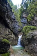 Wasserfall in Almbachklamm im Berchtesgadener Land. Aufnahme: Juli 2008.