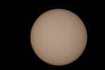 Experiment mit selbstgebautem Sonnenfilter fr Aufnahmen von Sonnen - & Mondfinsternis. Einziger Erfolg bis jetzt zwei ,,kleinen  Flecken auf der Sonne. (keine Verschmutzung der Kamera) - 07.04.2010