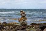 Hier gibt es wohl nicht mehr viele Möglichkeiten das Steinmännchen am Westufer der Insel Pole wachsen zu lassen. - 10.07.2015