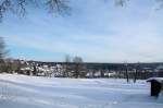 Braunlage am spten Nachmittag des 07.12.2012; Blick von der Rathaus-Skiwiese ber das Tal mit Braunlage...