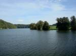 Kriebsteintalsperre in Sachsen, 1927-29 wurde die Zschopau durch einen Staudamm bei Kriebstein gestaut und bildet seitdem einen 9Km langen See, bereits 1940 wurde das ganze Gebiet zum Landschaftsschtzgebiet erklrt, Okt.2009