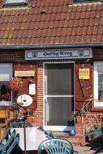 Hallig Nordstrandischmoor - 20.06.2008 - Der  Hallig-Krog  ist gleichzeitig Gaststtte, Souvenirladen und Poststelle.