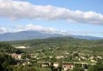 Eine schöne Landschaft in der Provence(F) bei Sonne und Wolken am Nachmittag vom 30.7.2014.