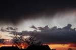 Beeindruckender Wettermix am Abend des 8. Mrz 2012 in Birkenfeld, wo gerade ein Graupelschauer heranzieht.