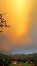 Am Abend des 5. August 2013 konnte man in Brixlegg stimmungsvolle Wolken beobachten.
