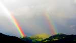 Regenbogen ber dem Wiedersberger Horn in Alpbach am 7.7.2012. Gut zu erkennen sind Haupt-und Nebenregenbogen.