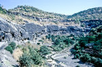 Das Ajanta-Tal  im Nordosten des indischen Bundesstaates Maharashtra. Bild vom Dia. November 1988.