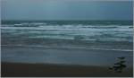 Aufgewhlt kommt der Atlantik am Beach von Inch an.
(17.04.2013)
