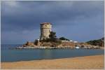 Der Wachturm , erbaut im 17. Jahrhundert zum Schutz vor Piraten, in Giglio Campese.
(24.04.2015)